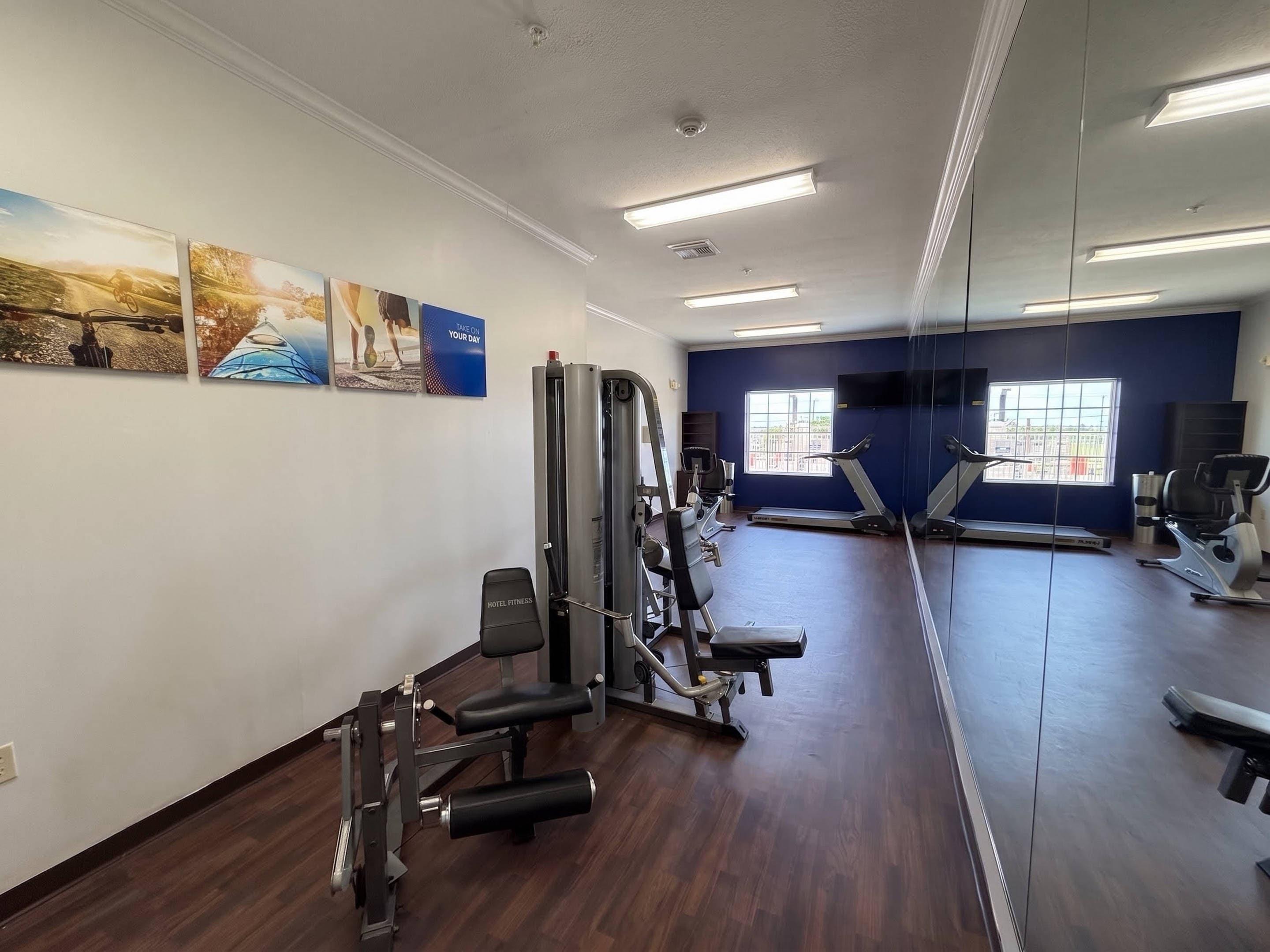 Fitness center | Comfort Suites Galveston