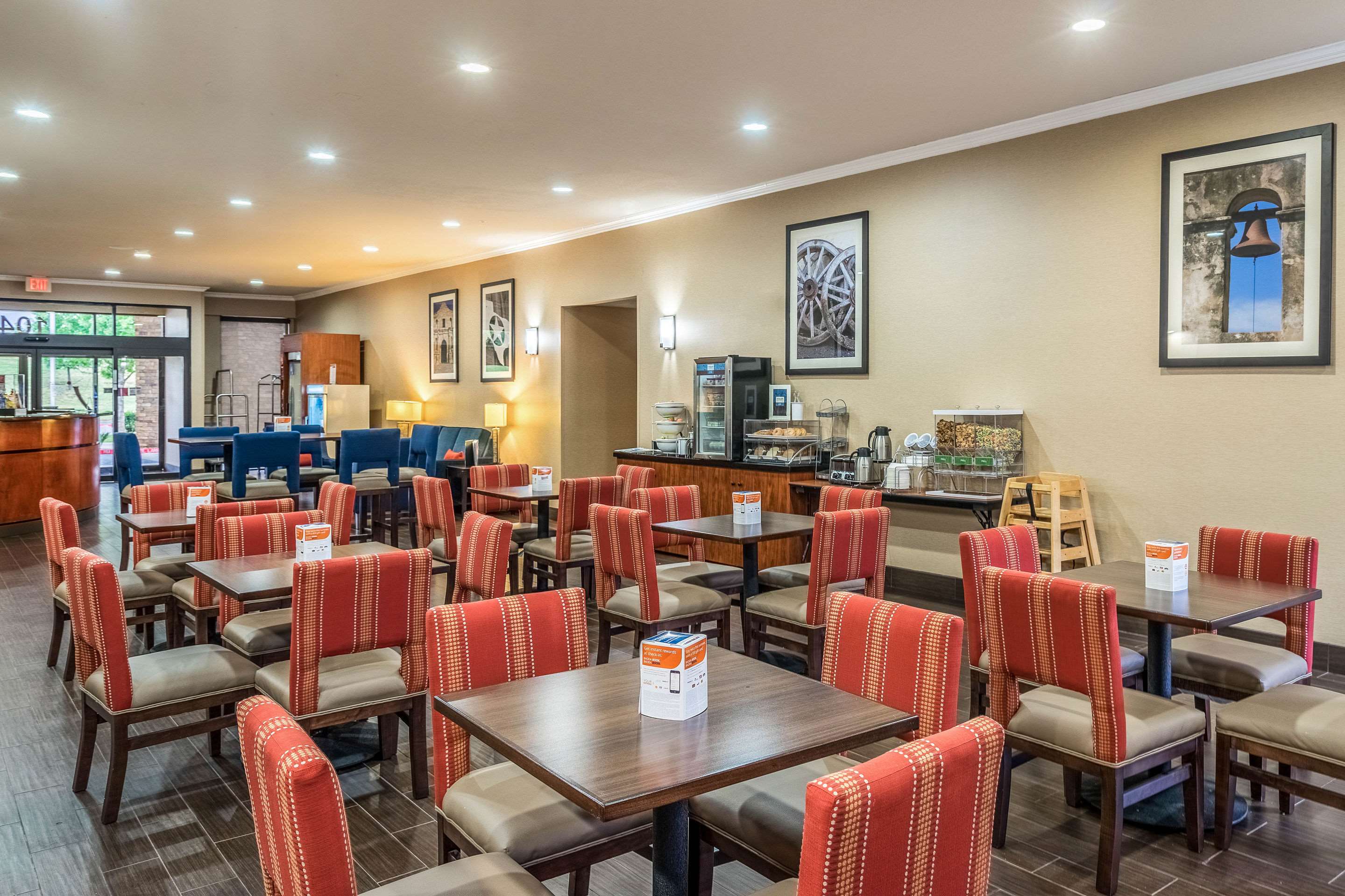 Breakfast area