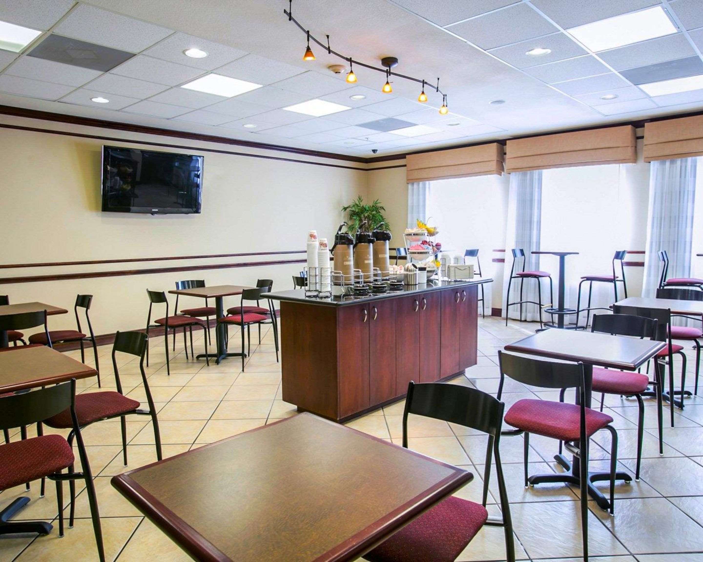 Breakfast room