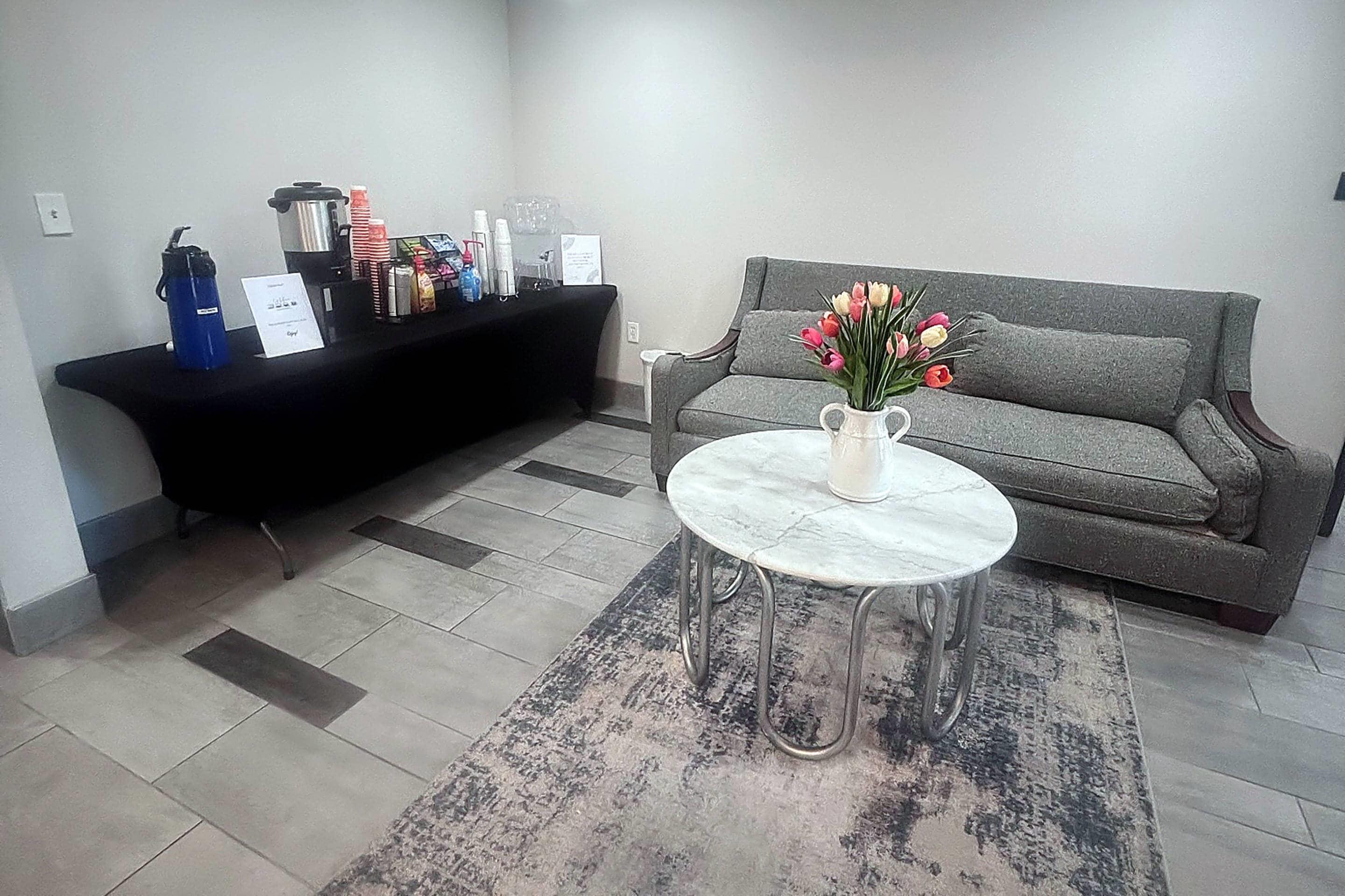 Lounge | MainStay Suites Texas Medical Center/Reliant Park