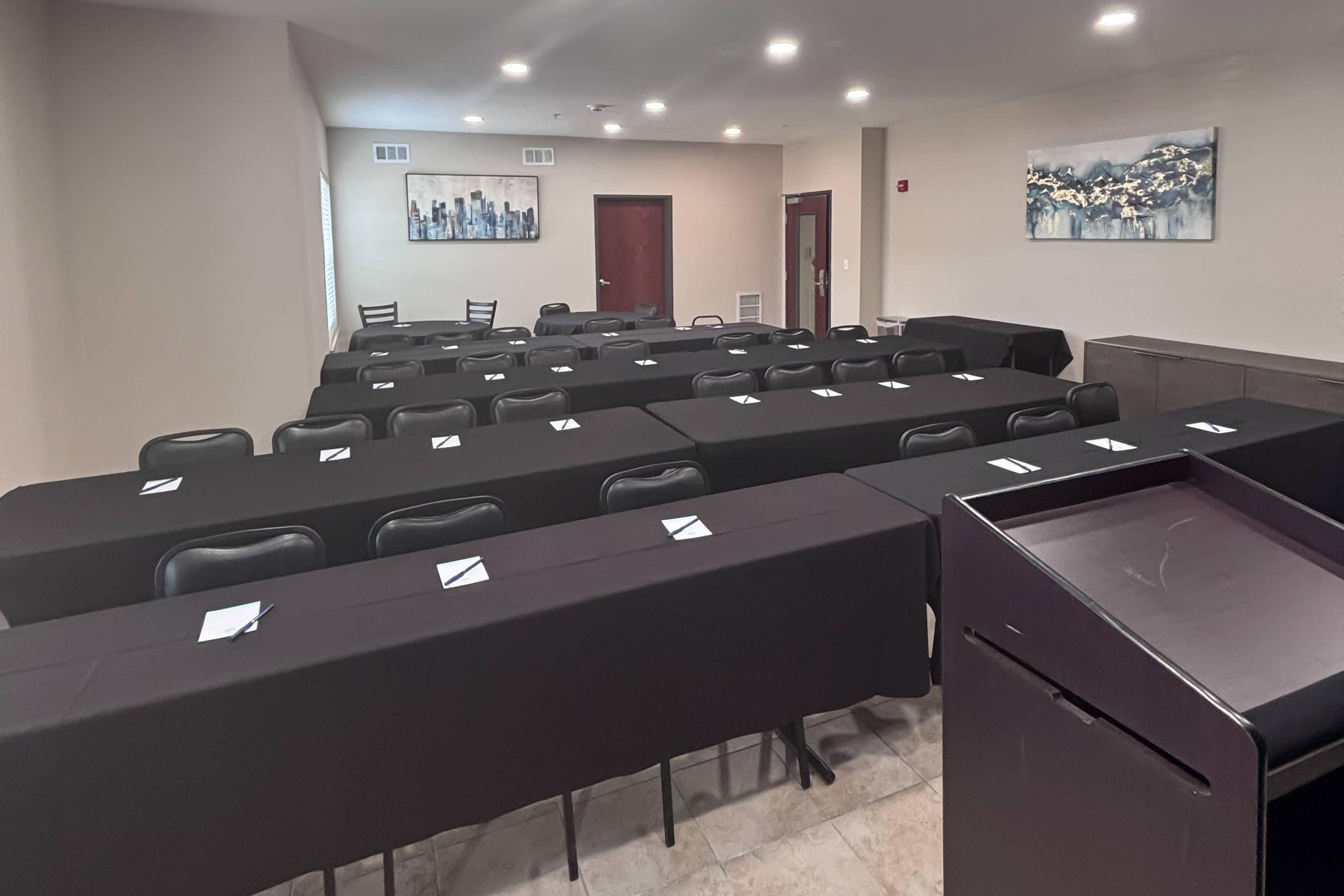 Meeting room | MainStay Suites Texas Medical Center/Reliant Park