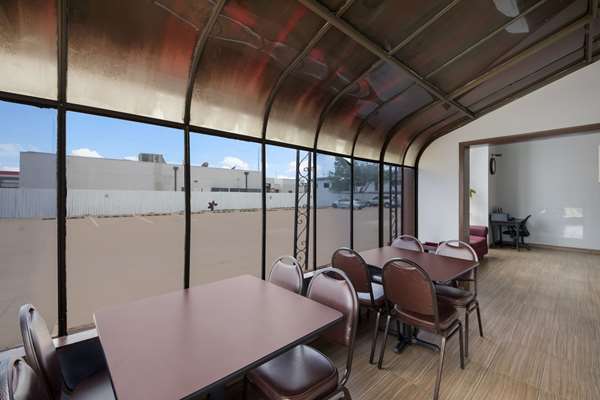 Amenities - Econo Lodge Austin