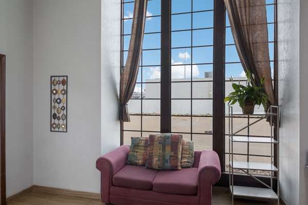  - Econo Lodge Austin