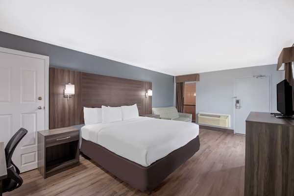  - Econo Lodge Austin