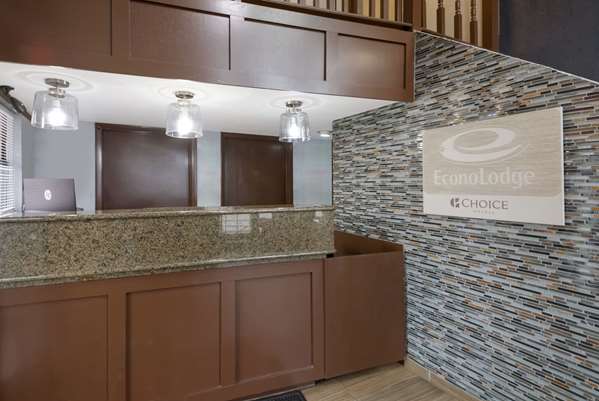  - Econo Lodge Austin