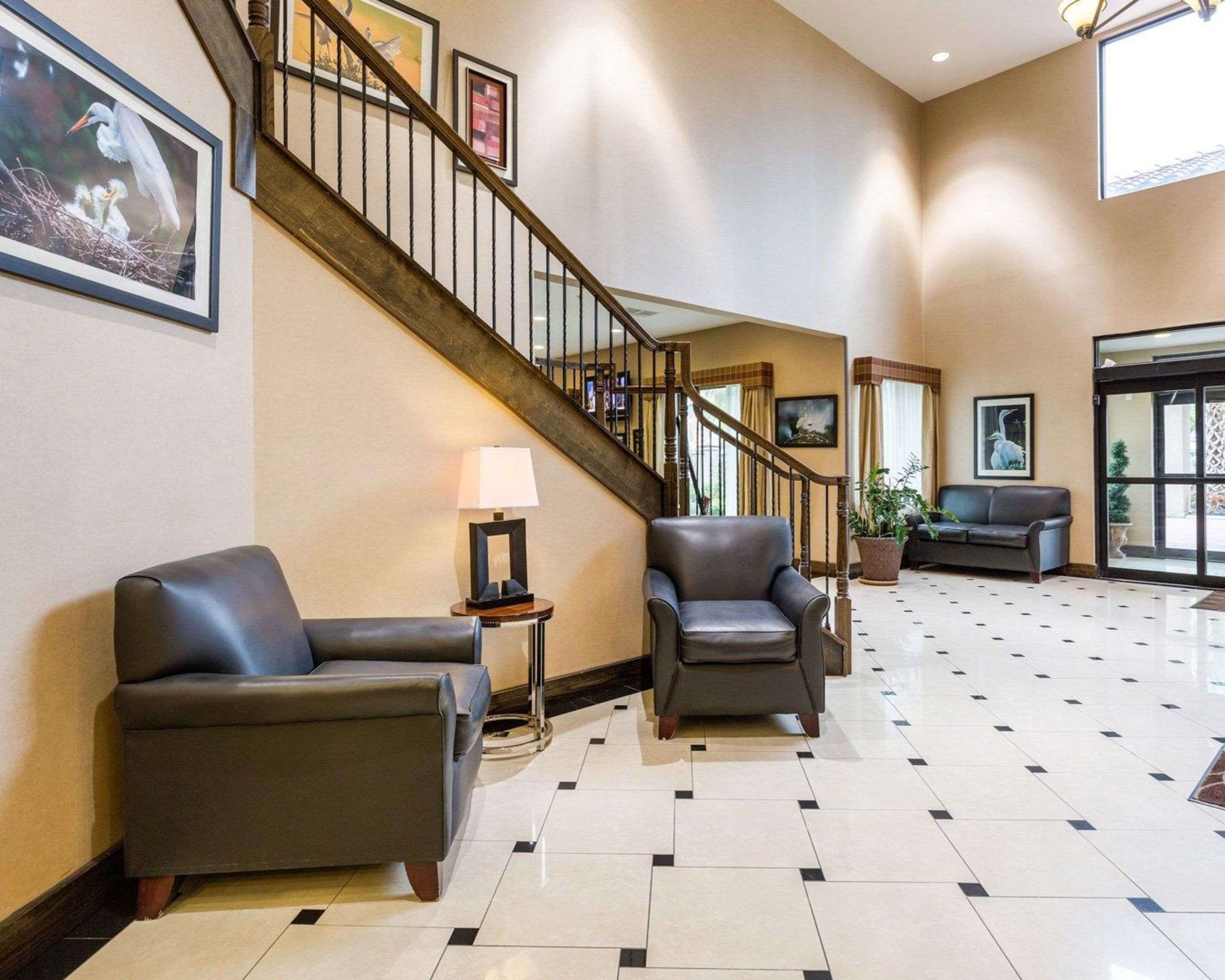 Lobby with sitting area