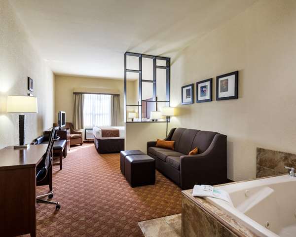 - Comfort Suites Webster