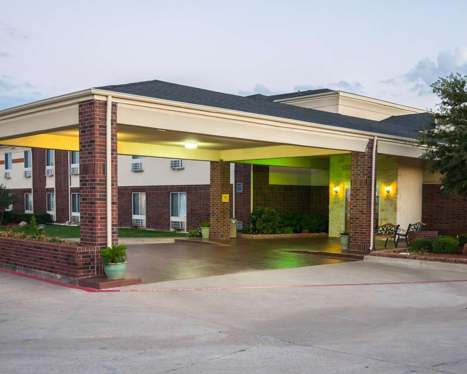 Comfort Inn Red Oak, TX See Discounts