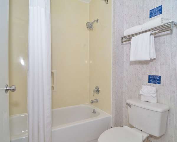  - Econo Lodge South San Antonio - I-35, Exit 152A