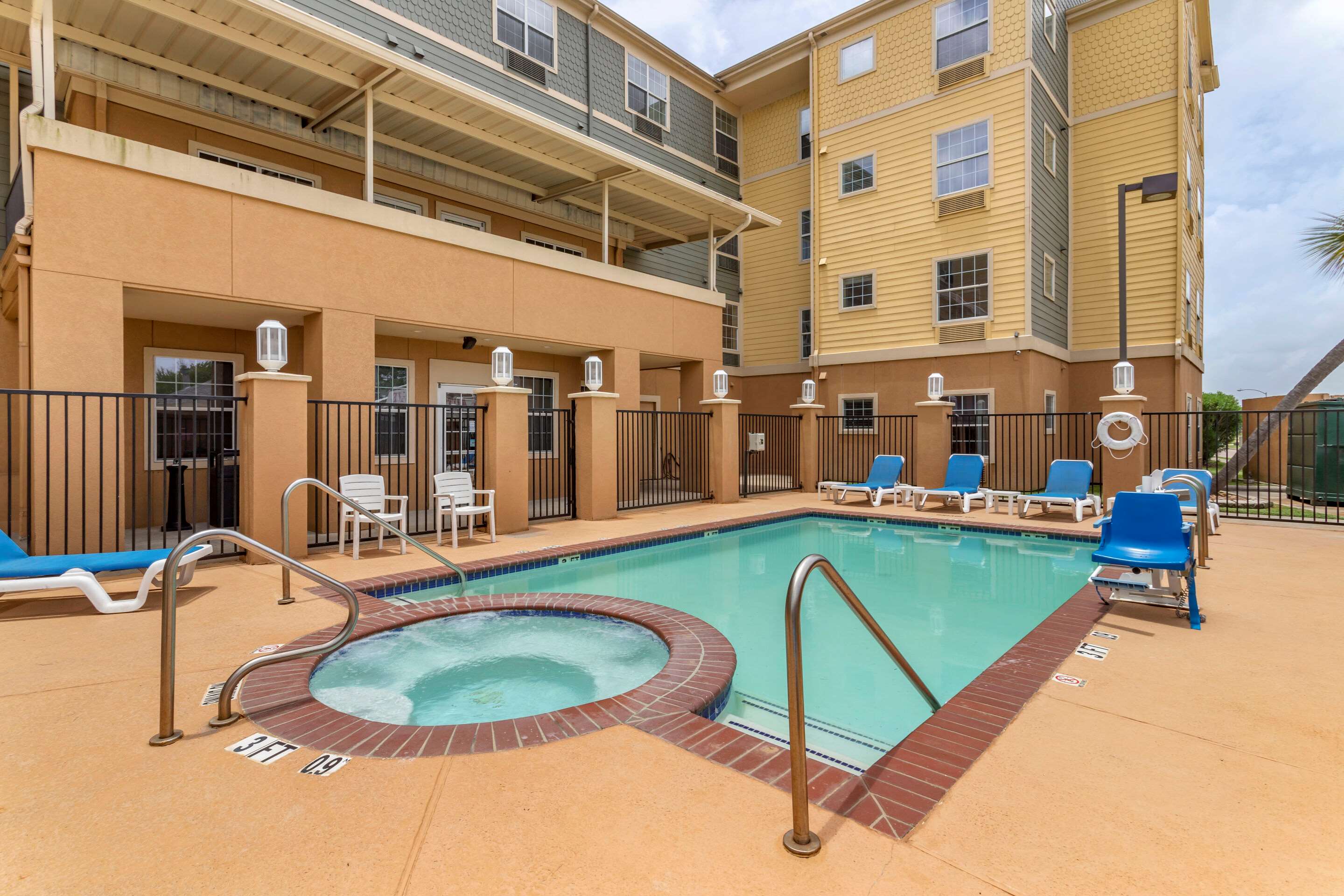 Outdoor hot tub