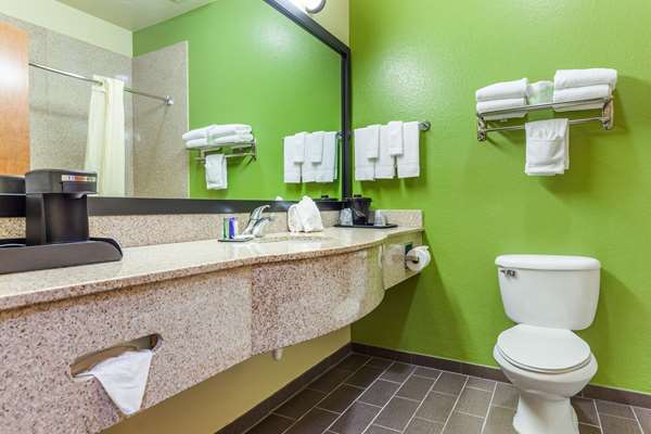  - Sleep Inn & Suites Hewitt - I-35, Exit 328