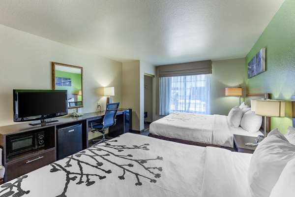  - Sleep Inn & Suites Hewitt - I-35, Exit 328
