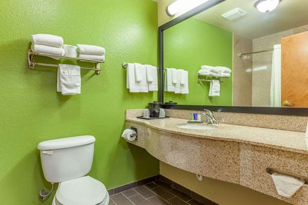 Suite - Sleep Inn & Suites Hewitt - I-35, Exit 328