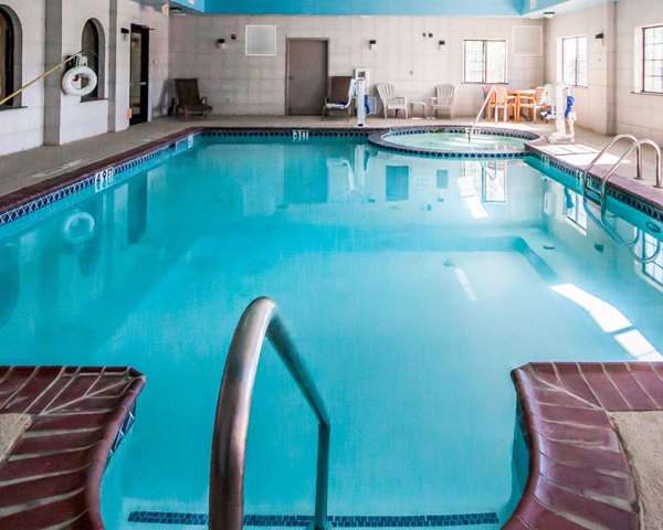 Pool - Sleep Inn & Suites Shamrock - I-40, Exit 163