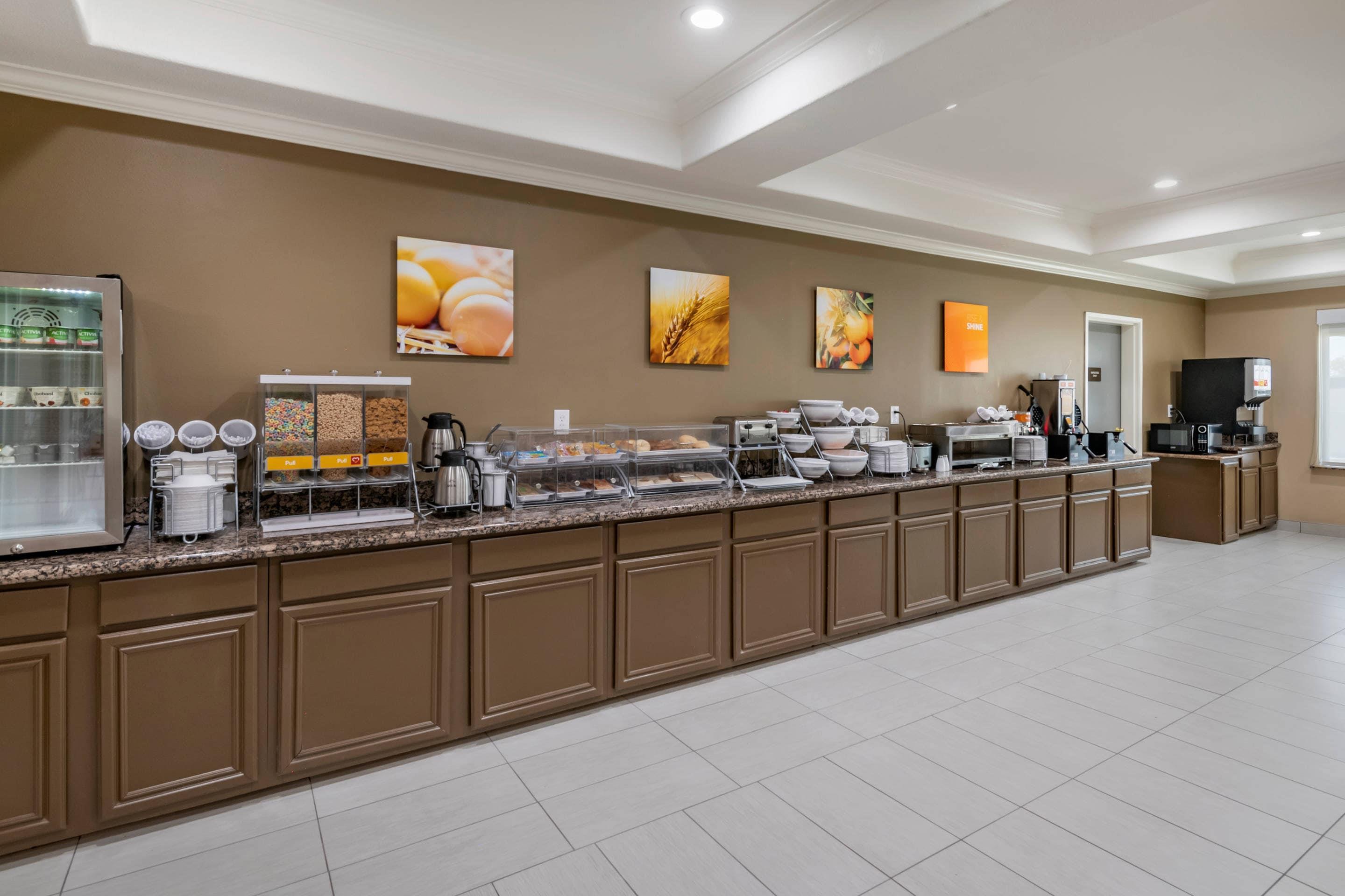 Assorted breakfast items | Quality Inn And Suites Lubbock