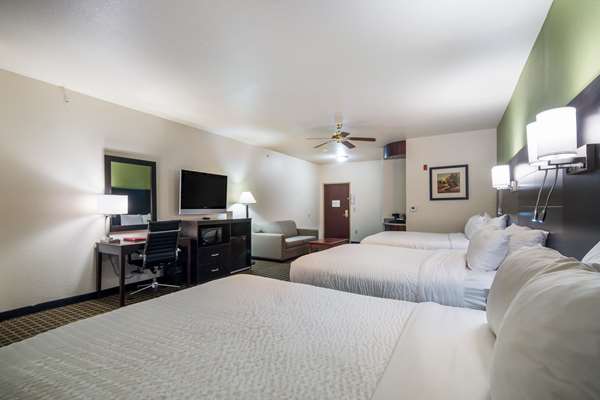 Suite - Clarion Inn & Suites Weatherford - I-20, Exit 408