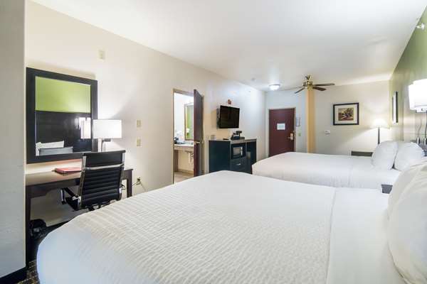 Suite - Clarion Inn & Suites Weatherford - I-20, Exit 408