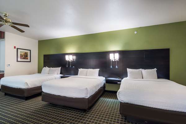 Suite - Clarion Inn & Suites Weatherford - I-20, Exit 408