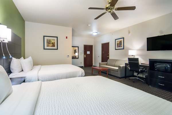 Suite - Clarion Inn & Suites Weatherford - I-20, Exit 408