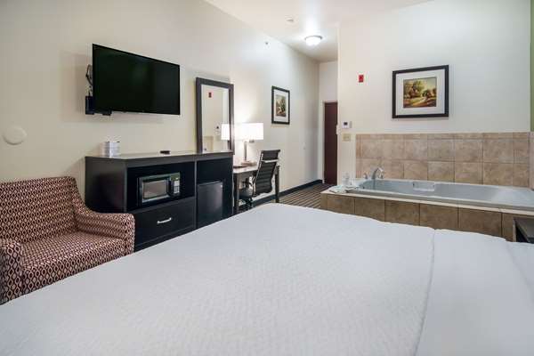 Suite - Clarion Inn & Suites Weatherford - I-20, Exit 408