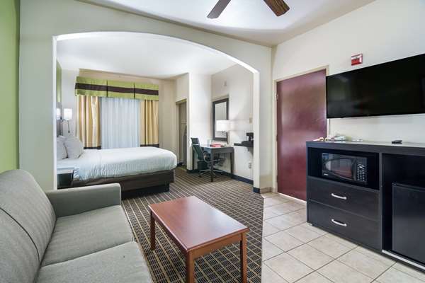 Suite - Clarion Inn & Suites Weatherford - I-20, Exit 408