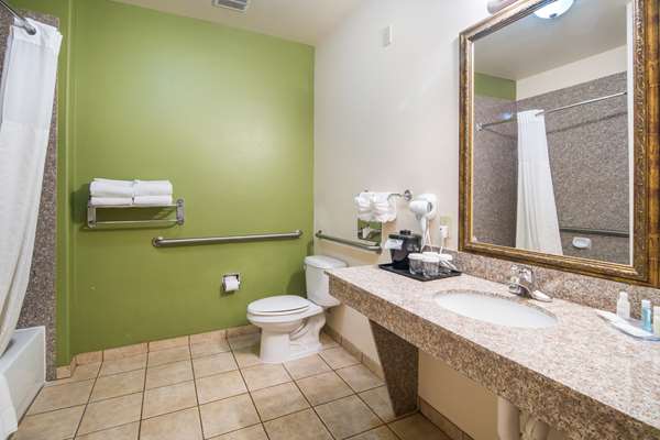 Suite - Clarion Inn & Suites Weatherford - I-20, Exit 408