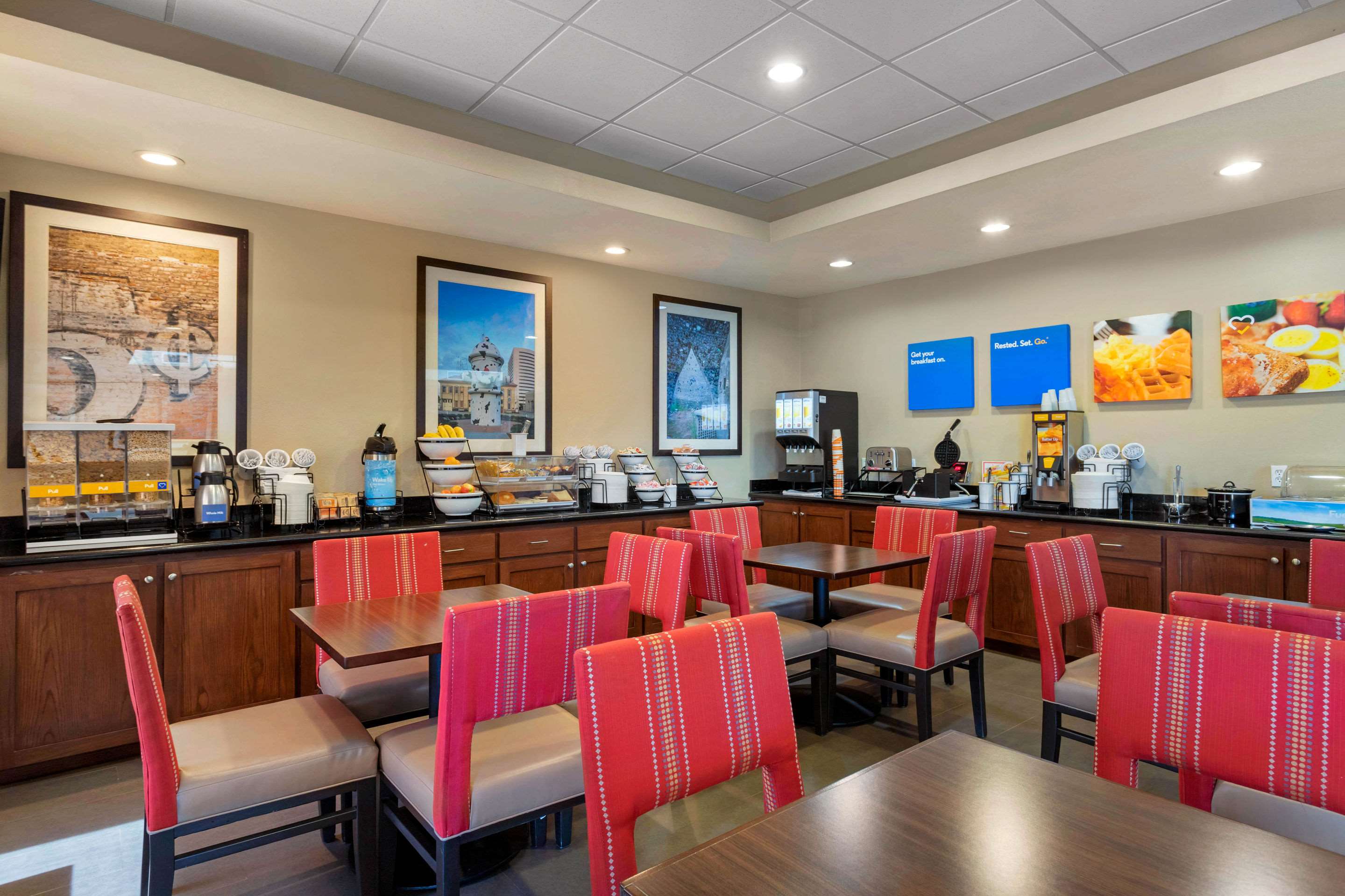 Breakfast area
