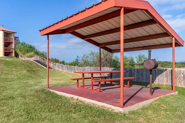  - Econo Lodge Junction - I-10, Exit 457