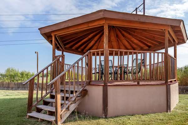  - Econo Lodge Junction - I-10, Exit 457