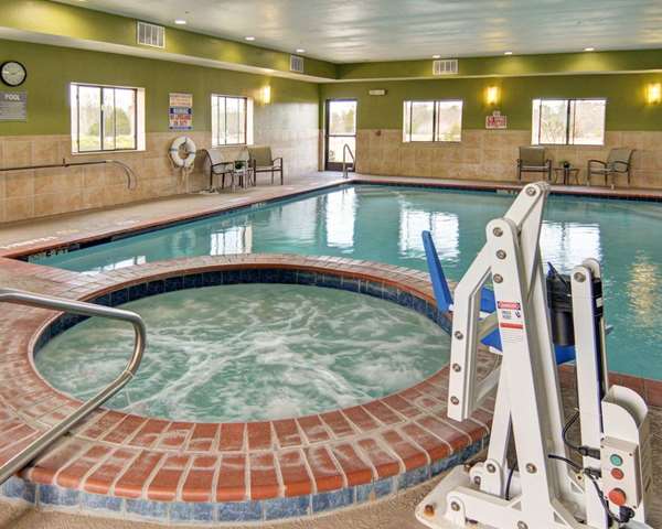 Pool - Comfort Suites Lindale - I-20, Exit 556