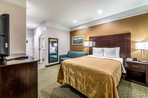  - Quality Inn & Suites SeaWorld North San Antonio