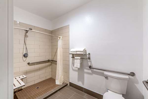  - Quality Inn & Suites SeaWorld North San Antonio