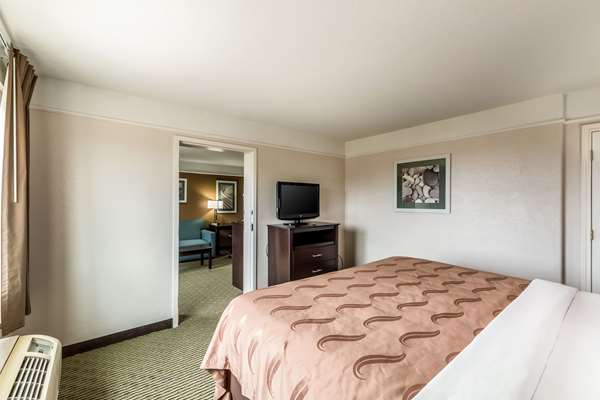 Suite - Quality Inn & Suites SeaWorld North San Antonio