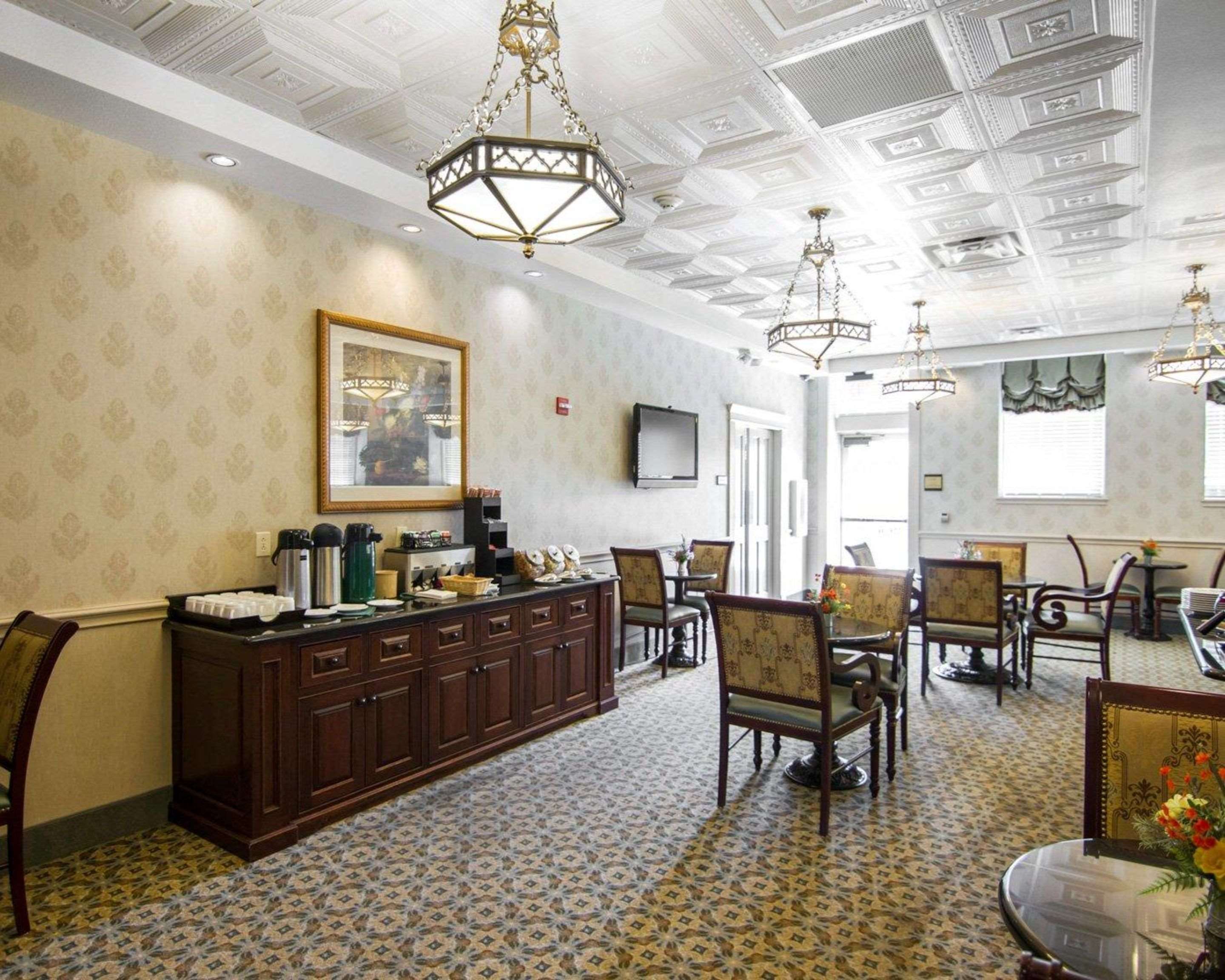 Breakfast room
