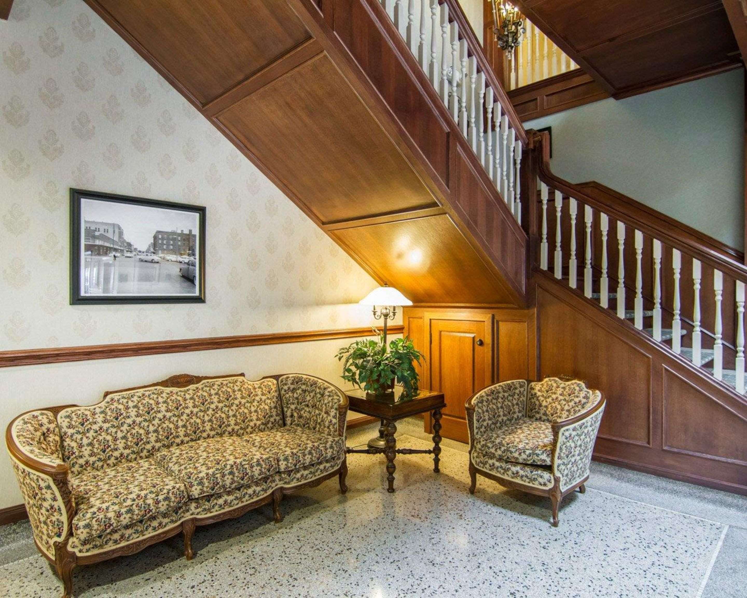 Spacious lobby with sitting area