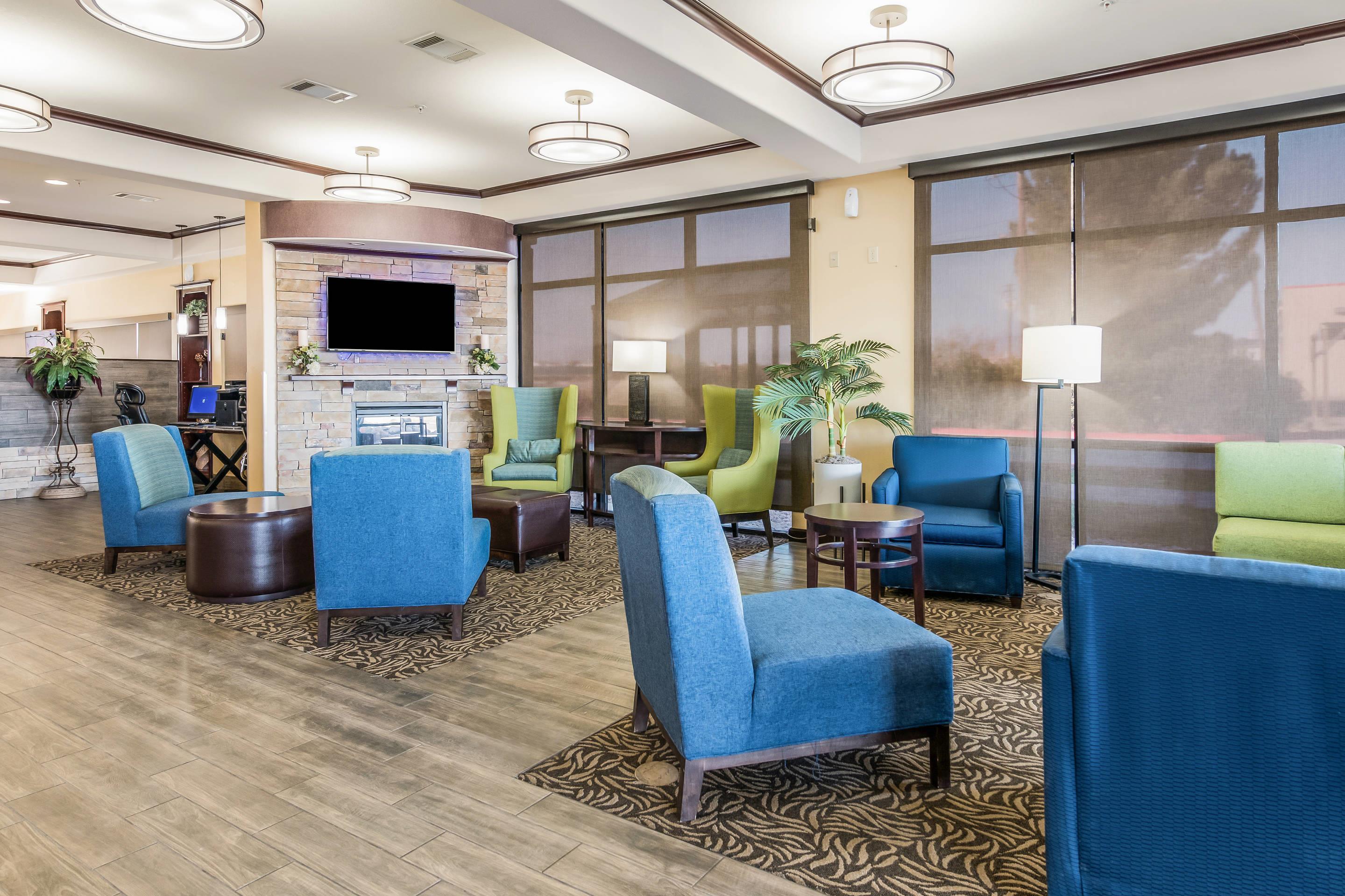 Hotel lobby | Comfort Suites Fort Stockton