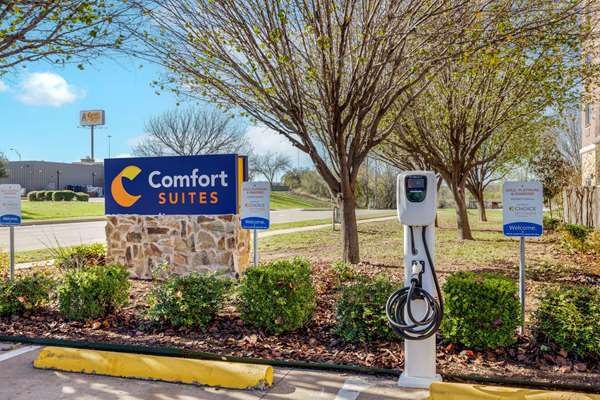 Exterior view - Comfort Suites Benbrook - I-20, Exit 429B