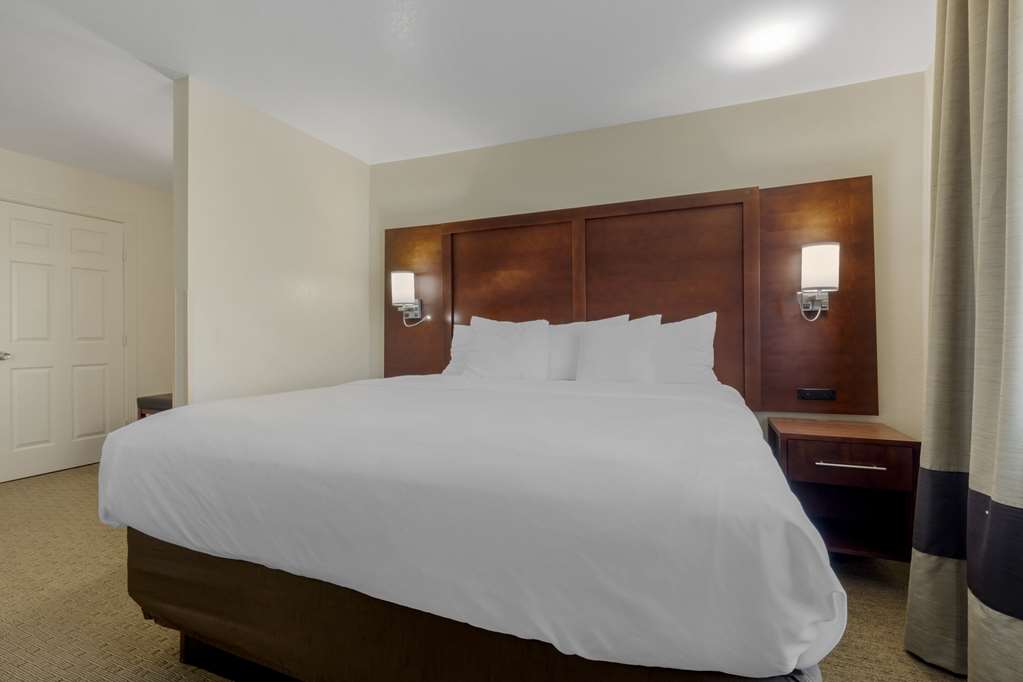 COMFORT SUITES BENBROOK - FORT WORT-guestroom-Guest Room,Suite,On-Site.jpg