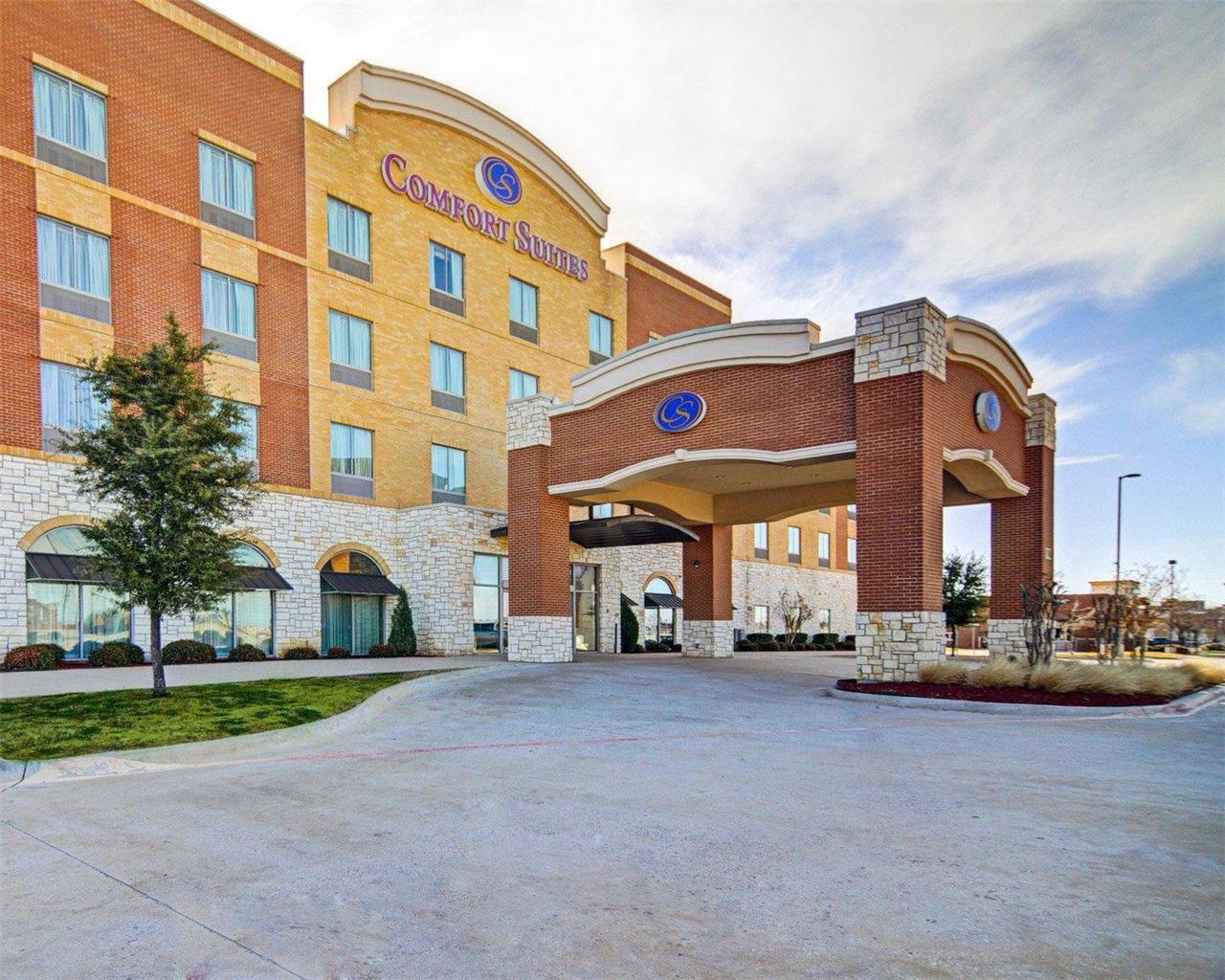 Comfort Suites at Frisco Sq/Pizza Hut Pk