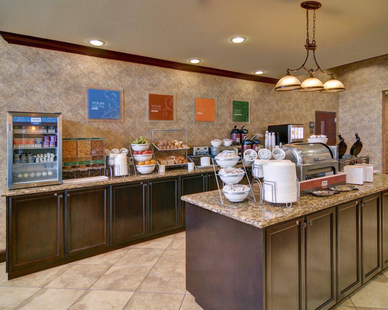 Breakfast area | Comfort Suites Frisco
