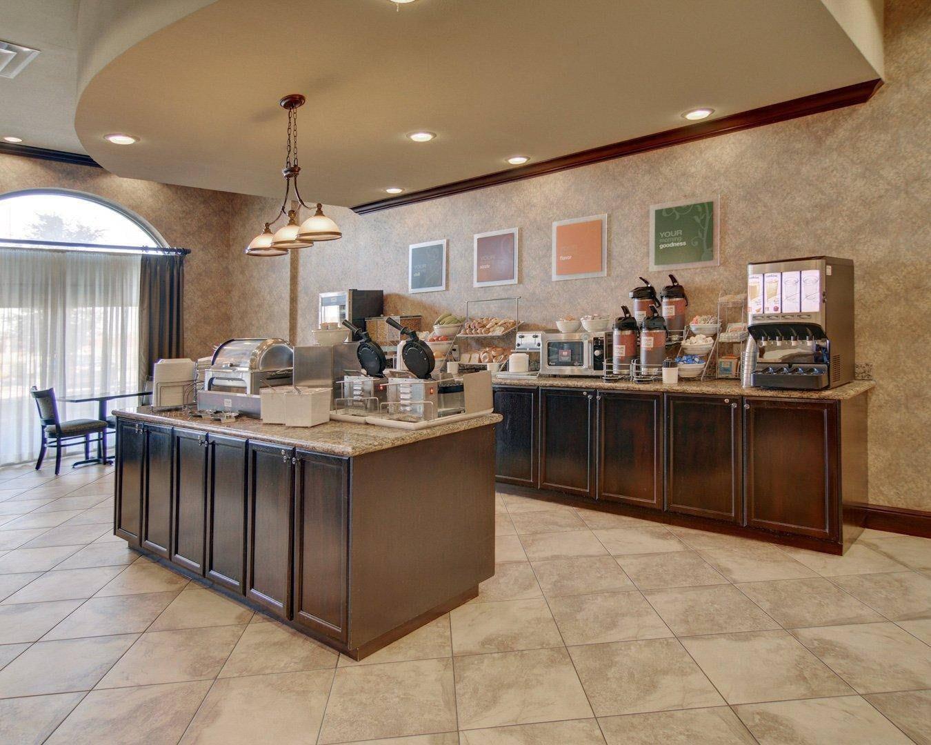 Breakfast area | Comfort Suites Frisco