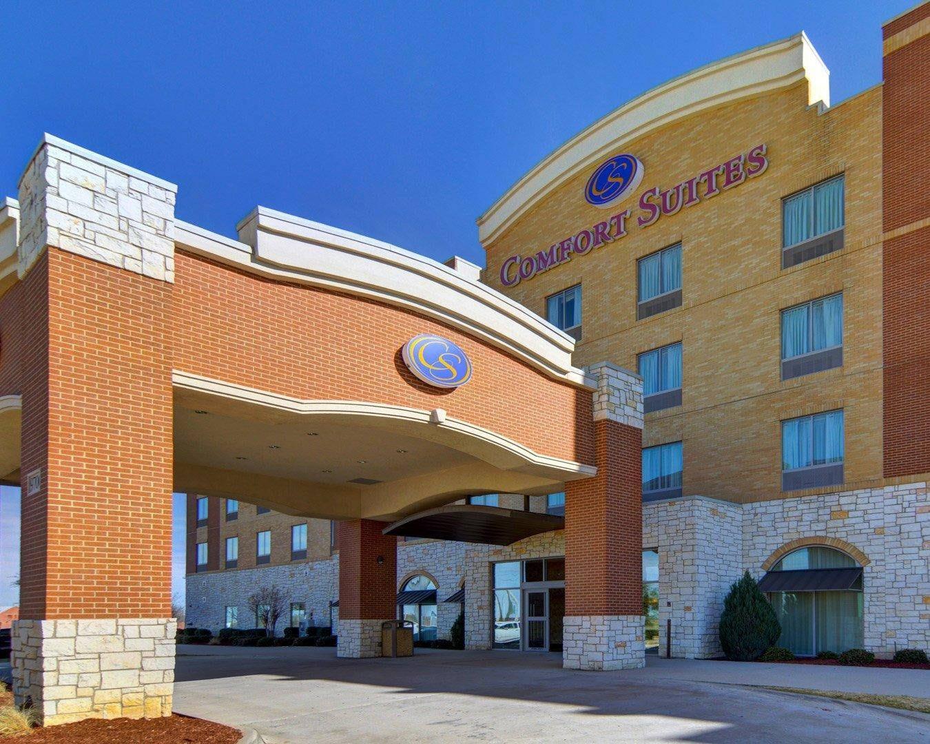 Hotel entrance | Comfort Suites Frisco