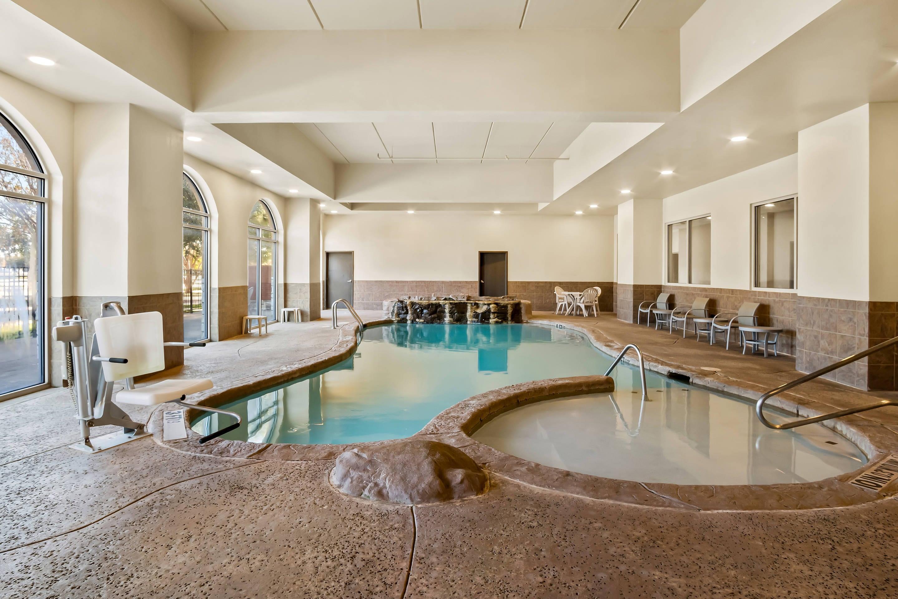 Indoor pool | Comfort Suites Frisco