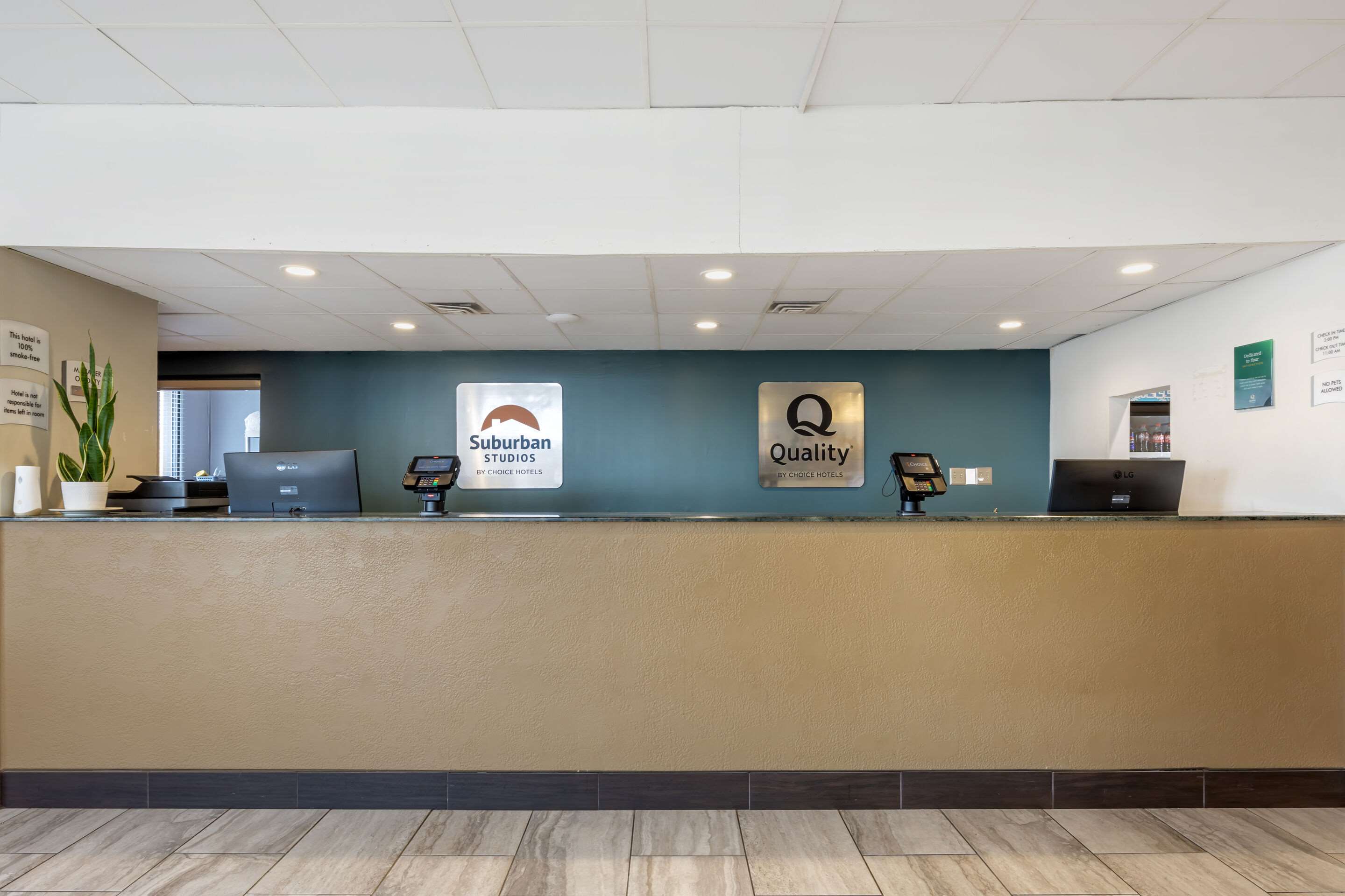 Front desk | Quality Inn Gainesville