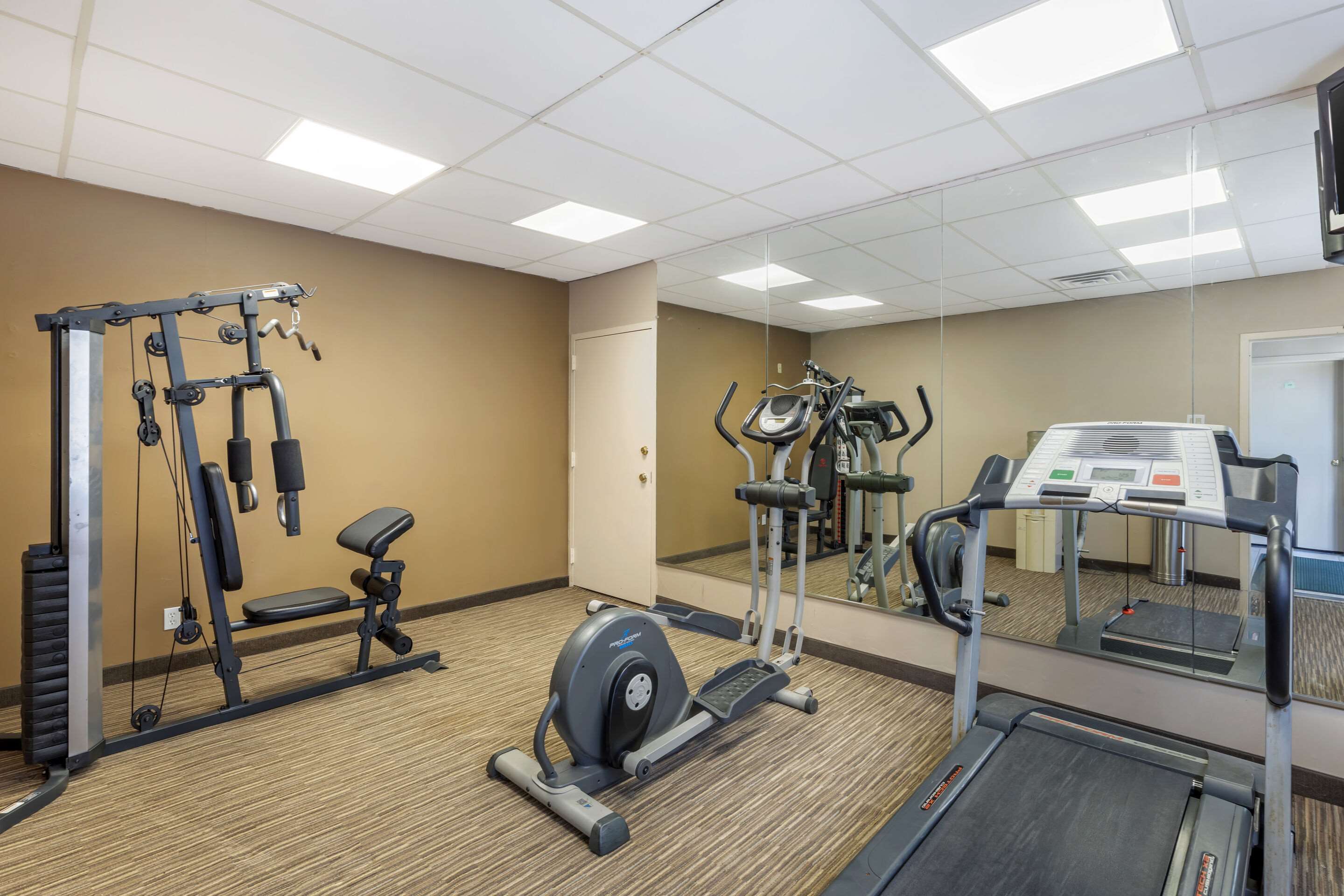 Exercise room | Quality Inn Gainesville