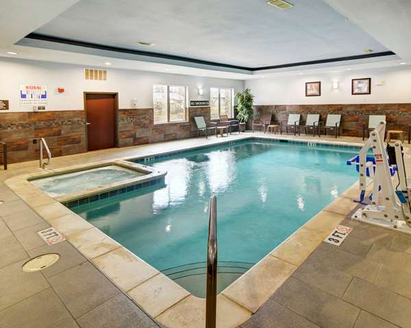 Pool - Comfort Suites Kilgore