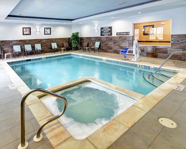 Pool - Comfort Suites Kilgore