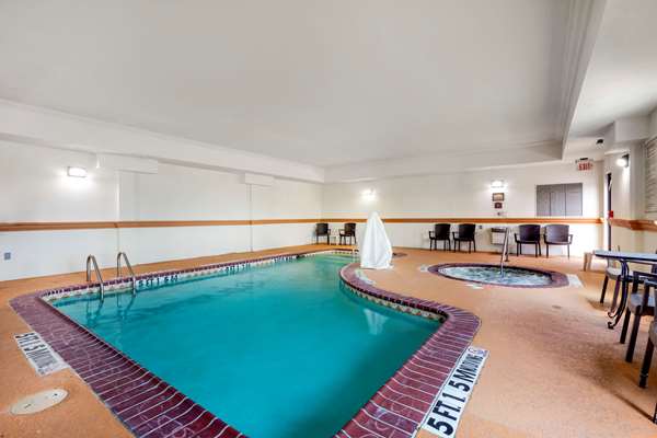 Pool - Comfort Inn Denton - I-35, Exit 469