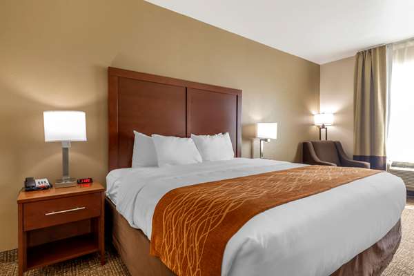  - Comfort Inn Denton - I-35, Exit 469