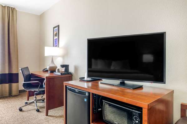  - Comfort Inn Denton - I-35, Exit 469